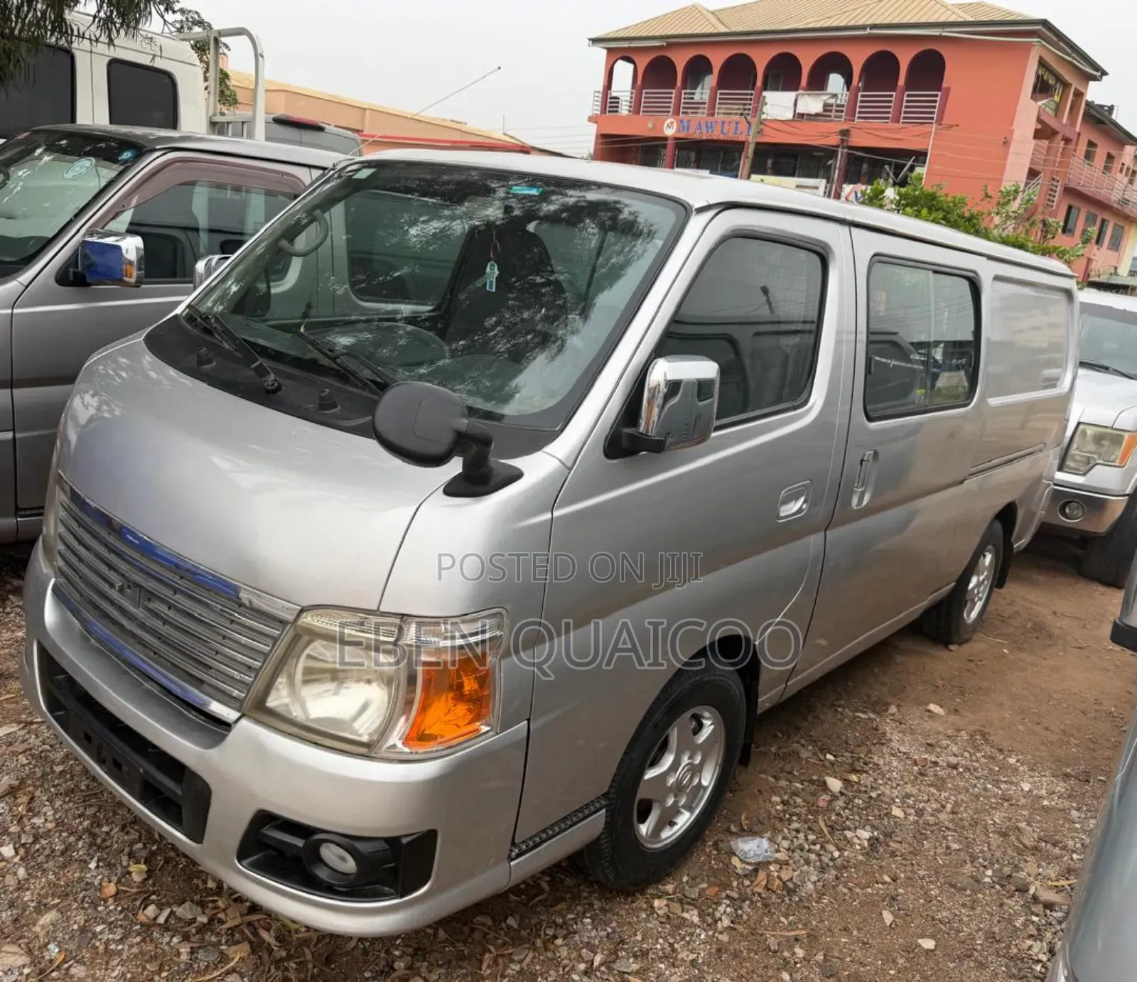 Nissan Caravan (Urvan) 2012 Silver
