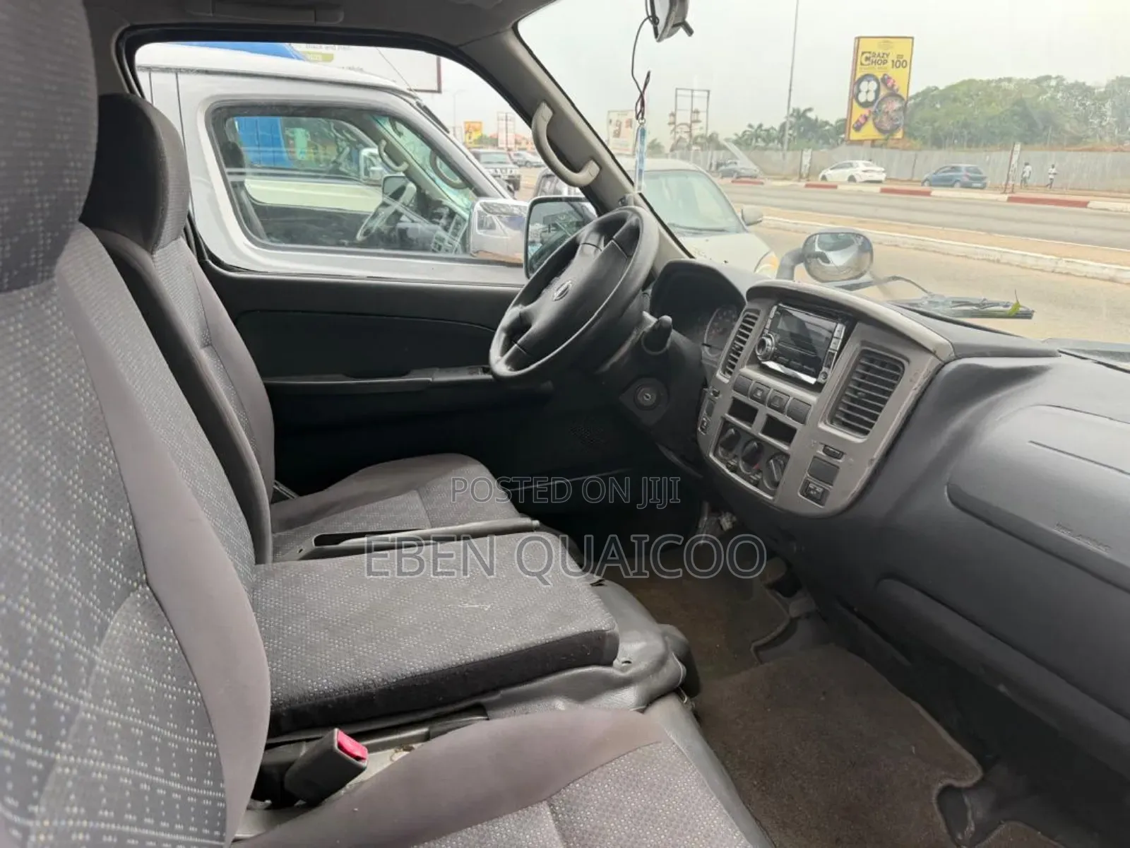 Nissan Caravan (Urvan) 2012 Silver