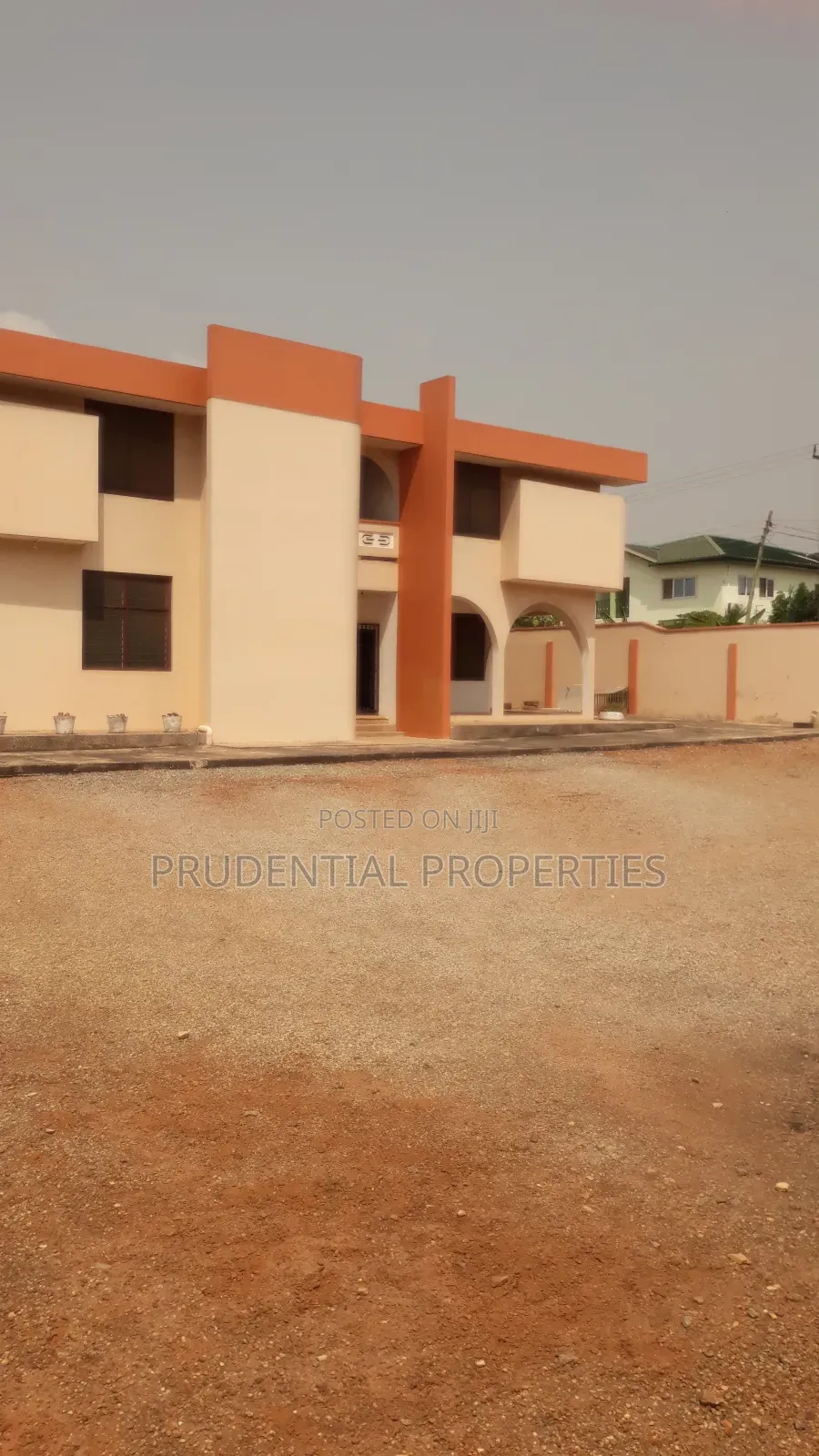 8bdrm House in North Legon for sale