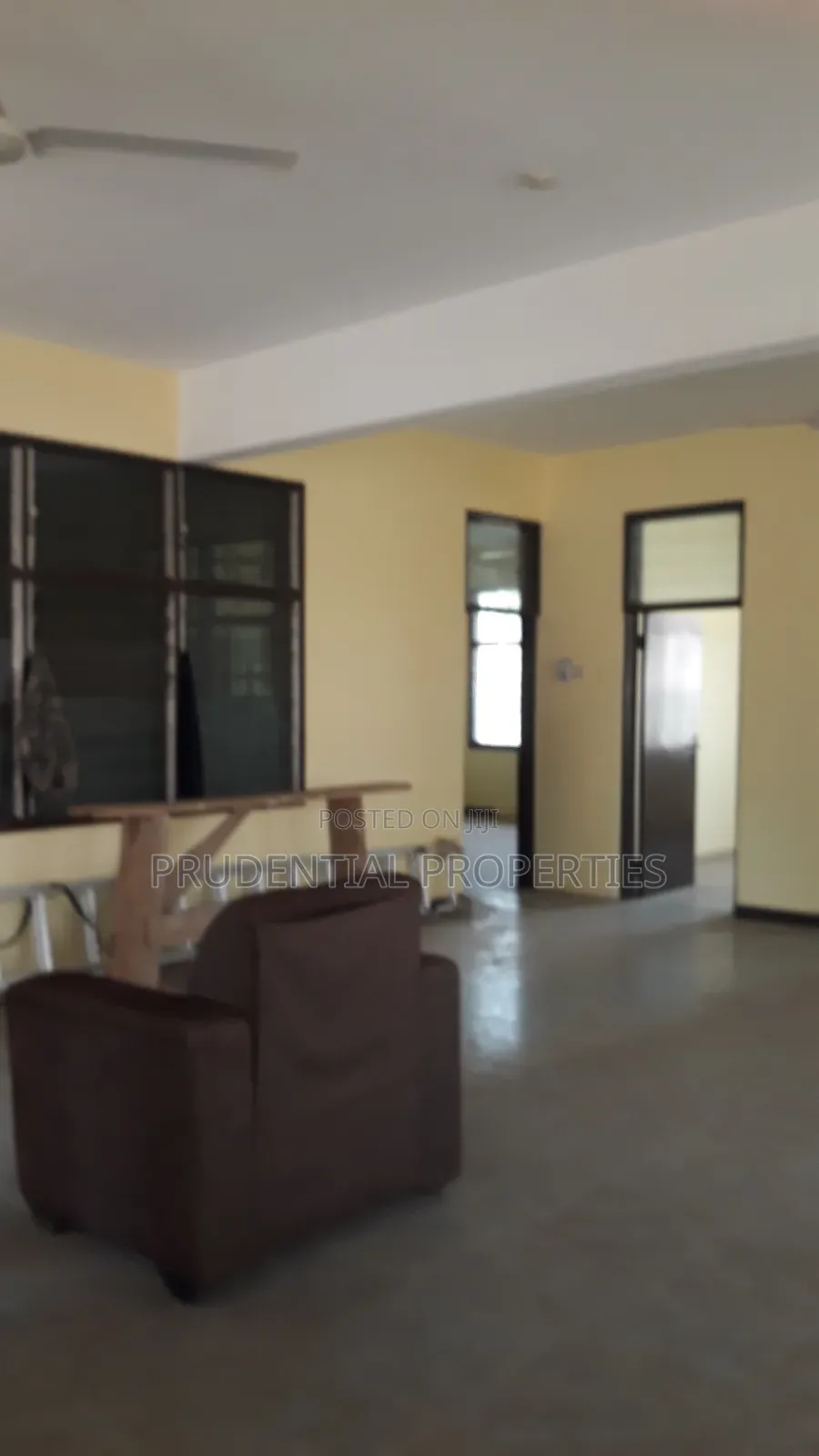 8bdrm House in North Legon for sale