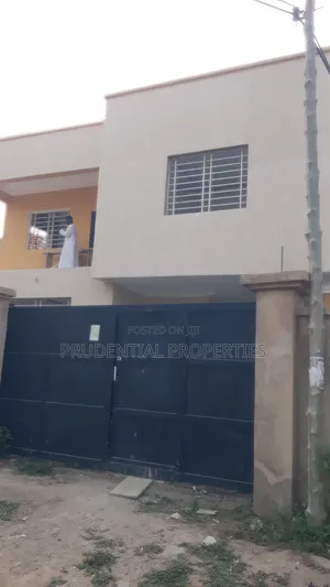 4bdrm Apartment in Weija for sale