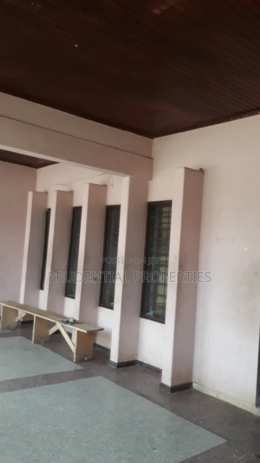 5bdrm House in Taifa-Burkina for sale