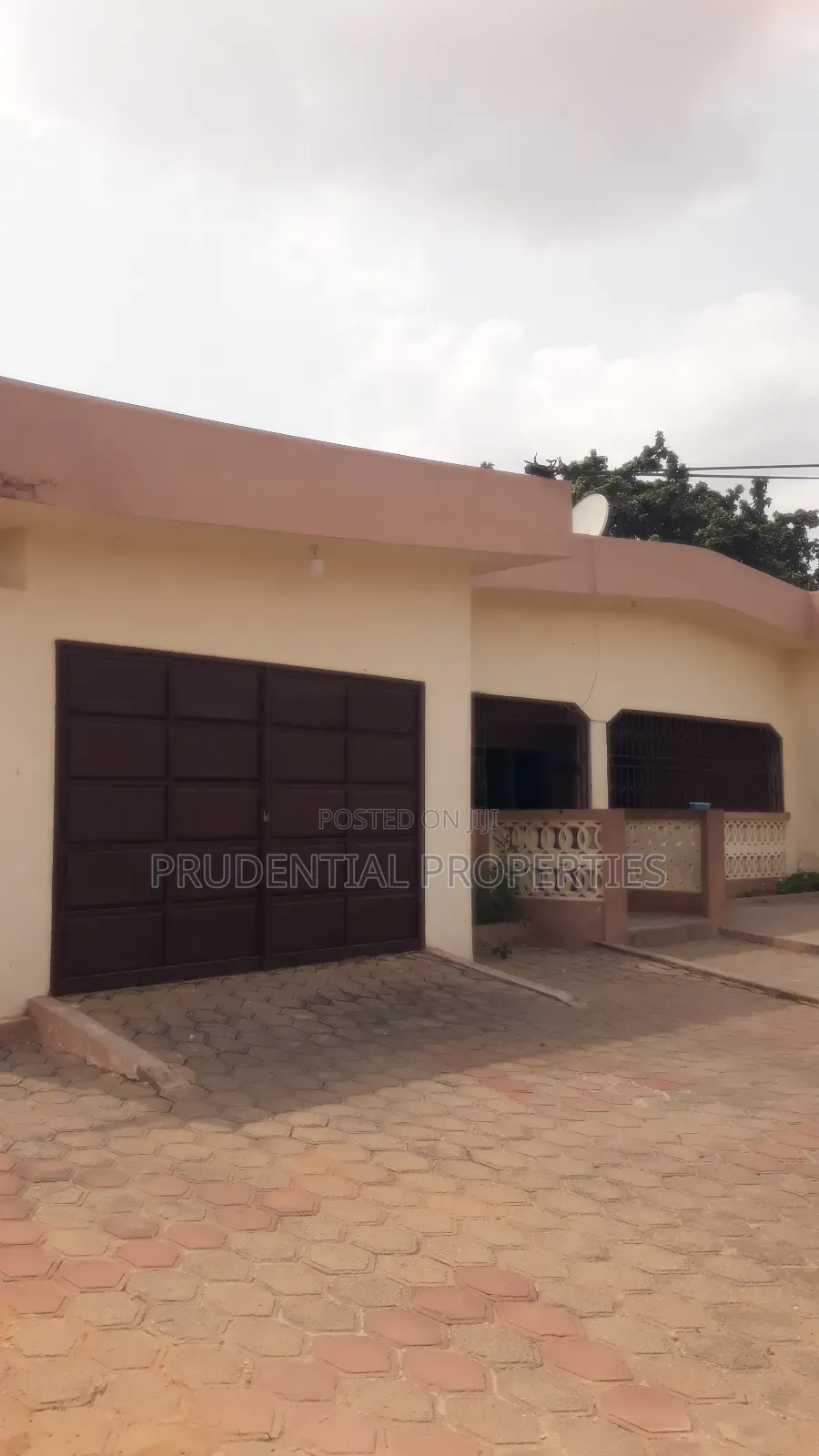 5bdrm House in Taifa-Burkina for sale
