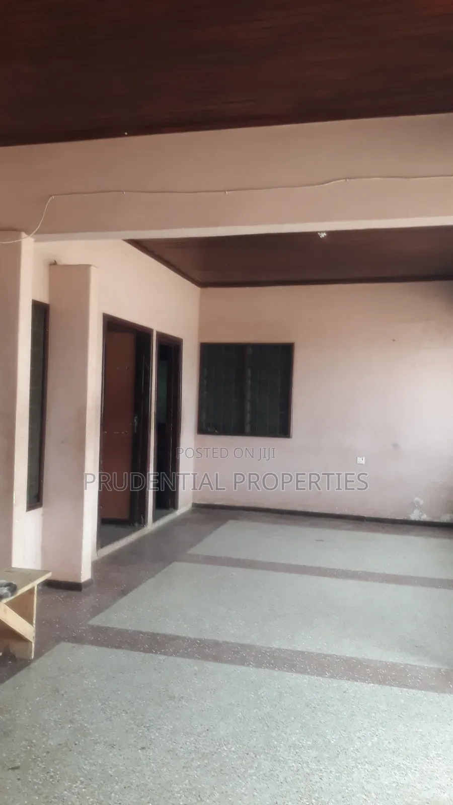 5bdrm House in Taifa-Burkina for sale