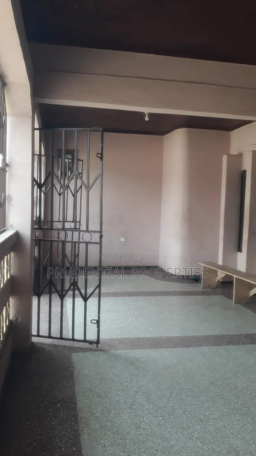 5bdrm House in Taifa-Burkina for sale