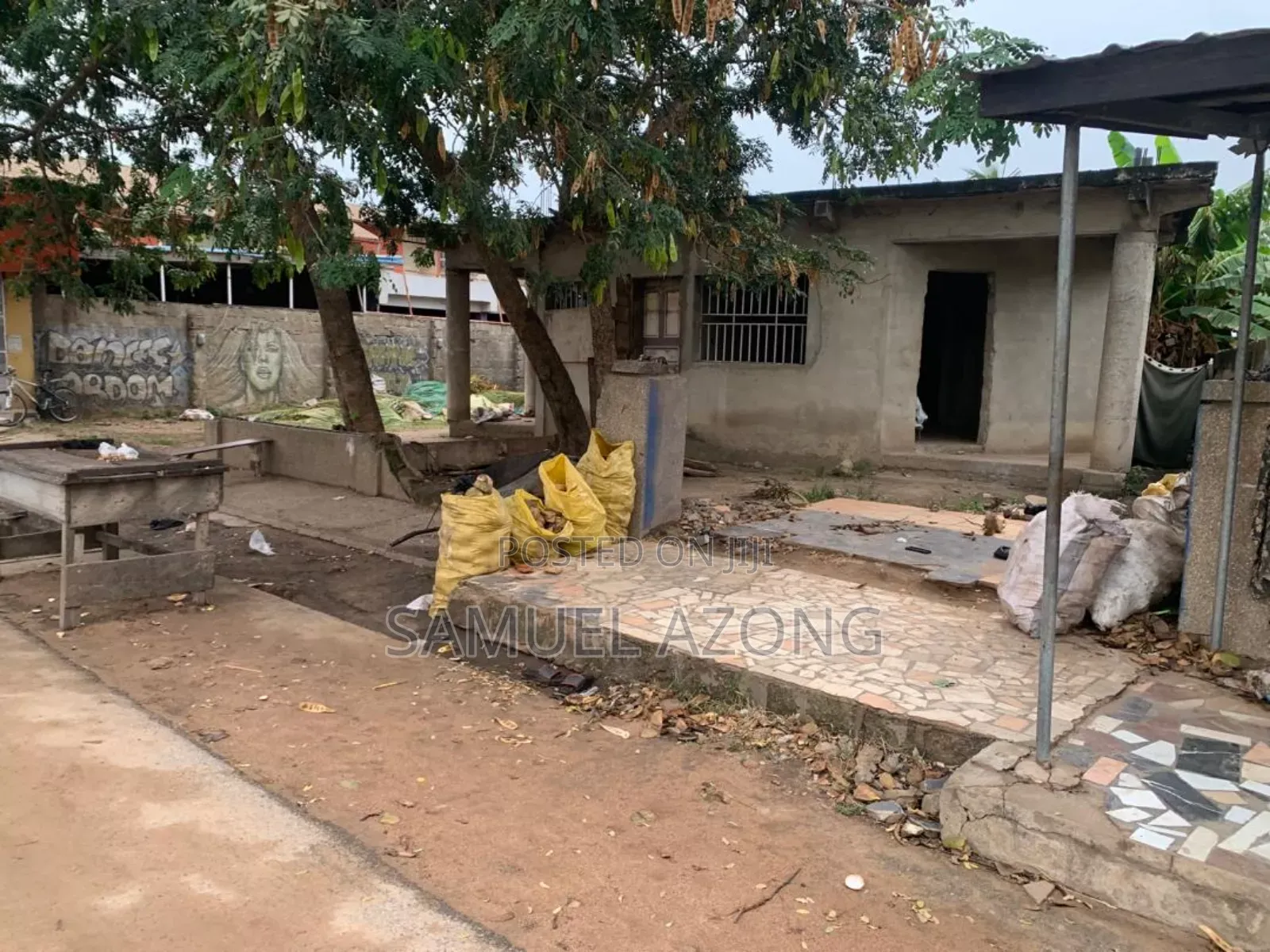 2bdrm House in Dansoman Estate, Accra Metropolitan for sale