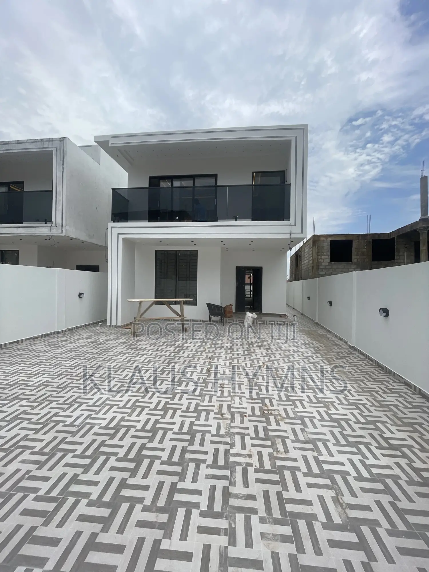 Furnished 4bdrm House in Graymanproperties, Lake Side Estate for sale