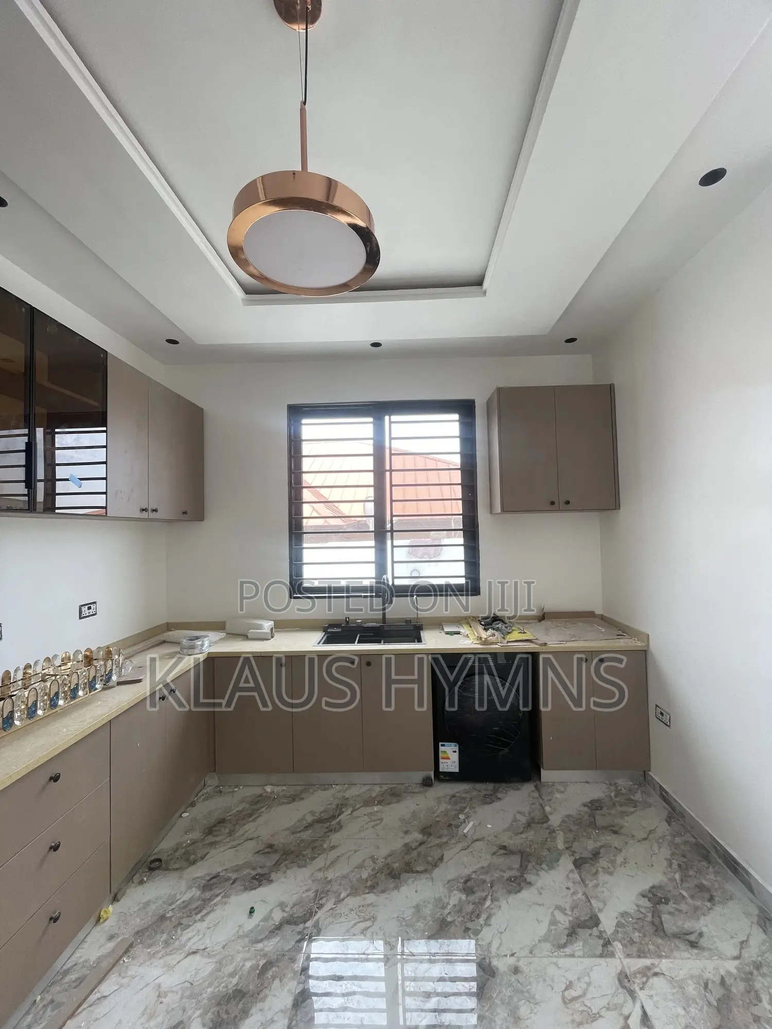 Furnished 4bdrm House in Graymanproperties, Lake Side Estate for sale
