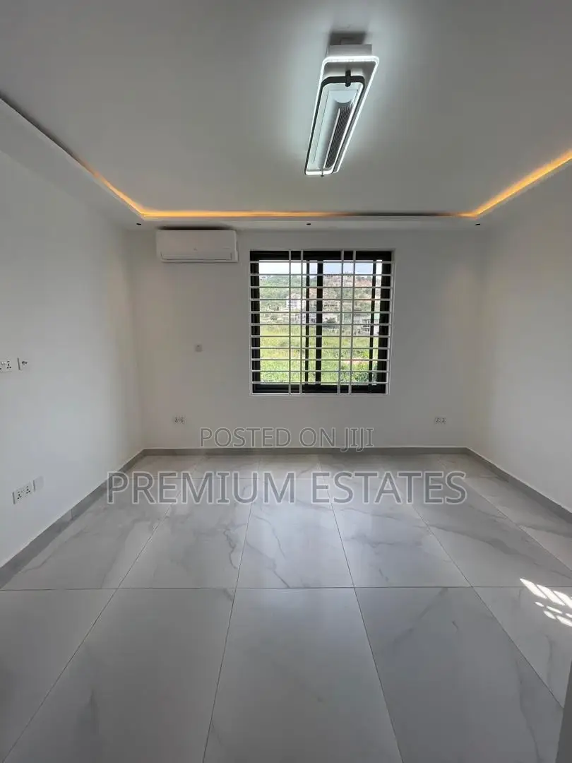 4bdrm House in Kwabenya for sale