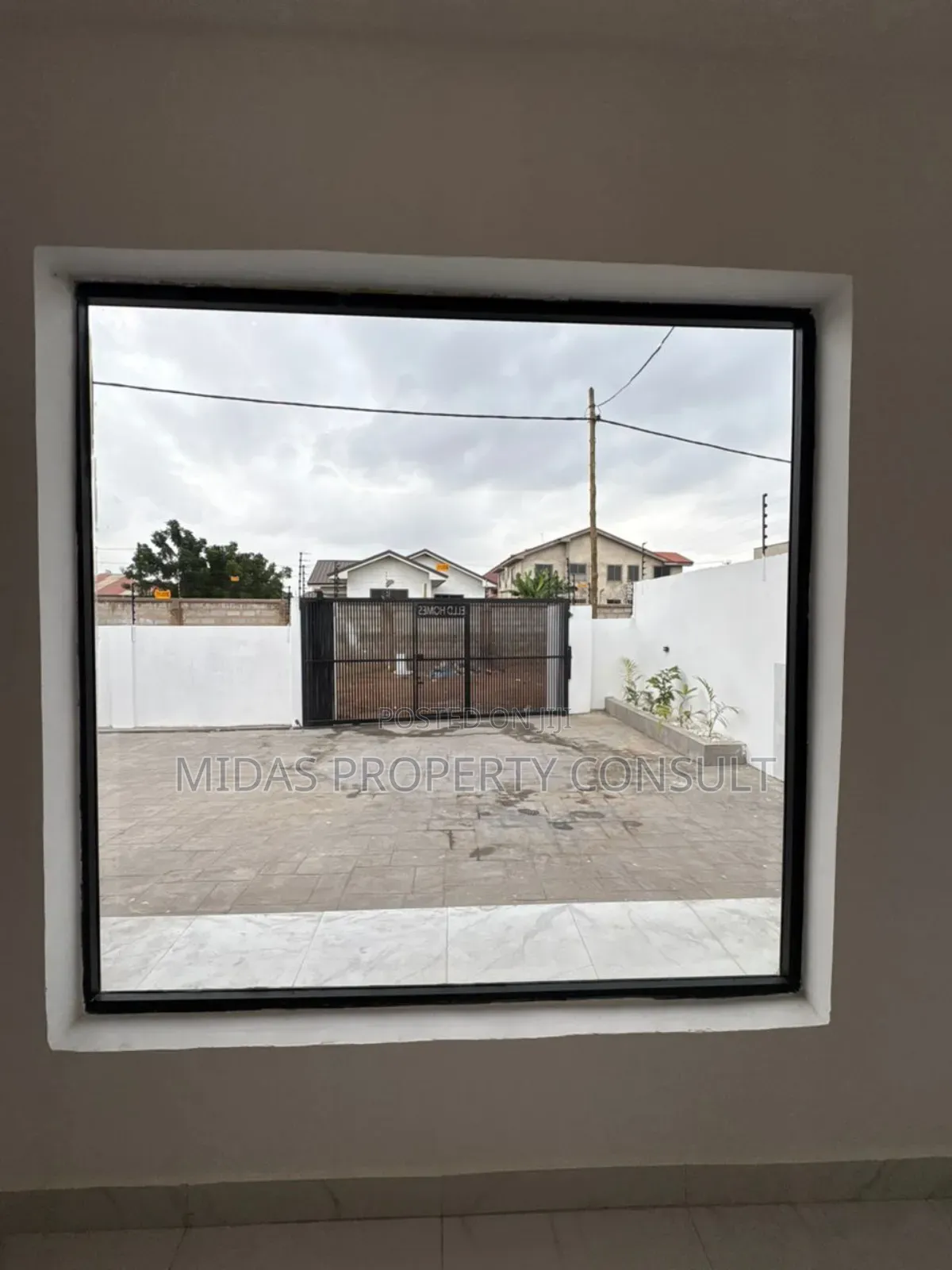 3bdrm House in New Legon, Lake Side Estate for sale