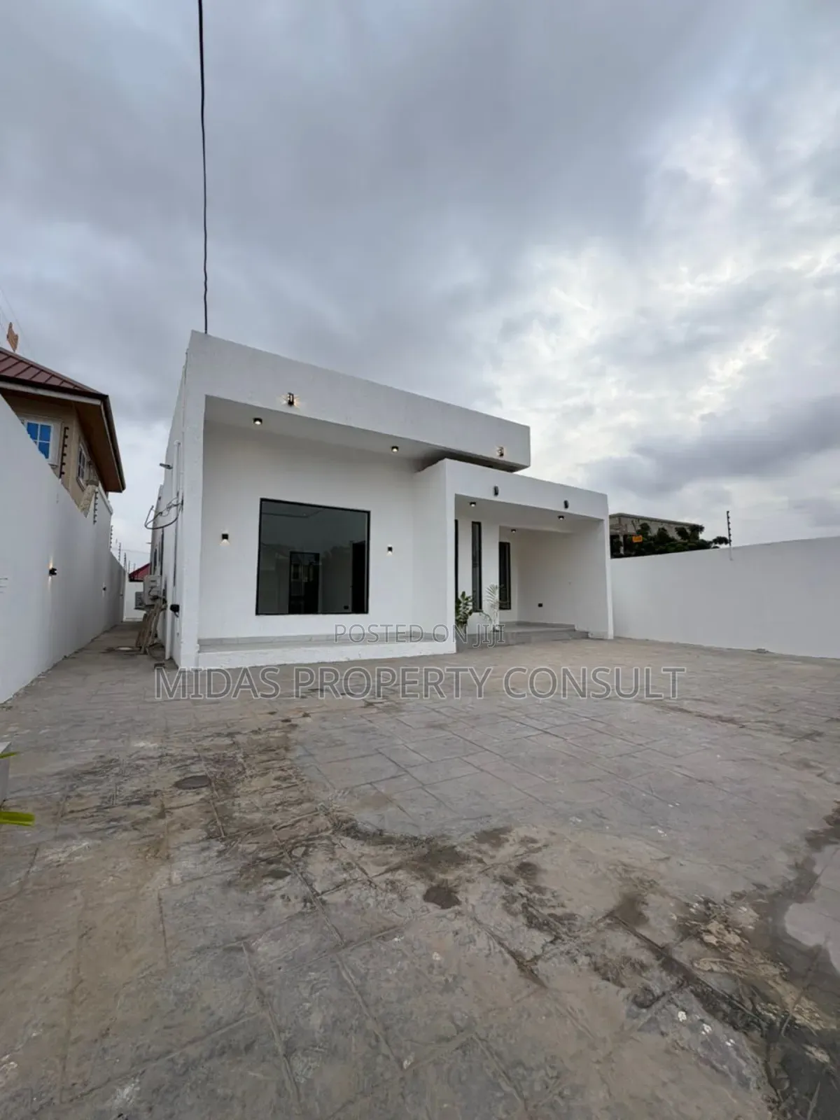 3bdrm House in New Legon, Lake Side Estate for sale