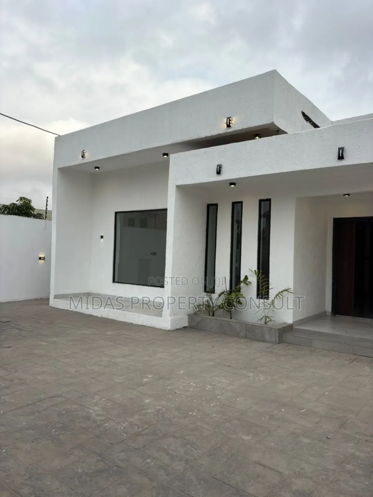 3bdrm House in New Legon, Lake Side Estate for sale