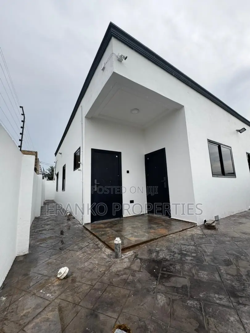 3bdrm House in Franko Properties, Amasaman for sale