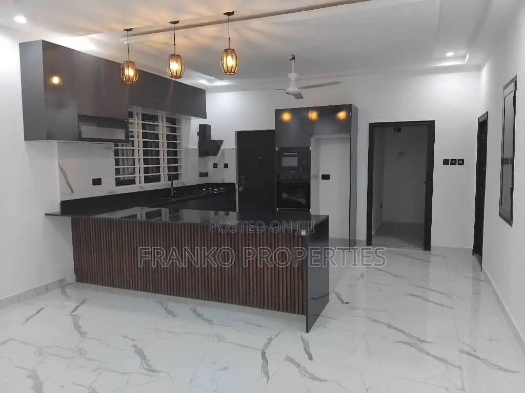 3bdrm House in Franko Properties, Amasaman for sale