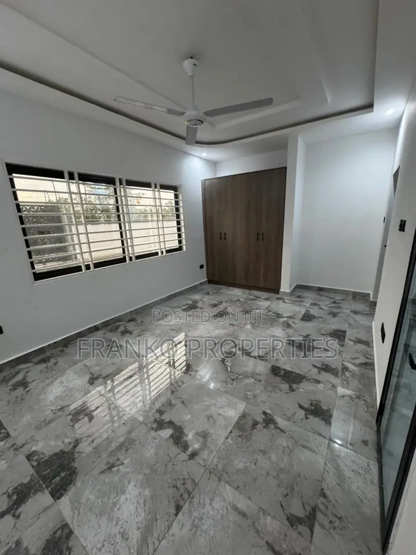3bdrm House in Franko Properties, Amasaman for sale