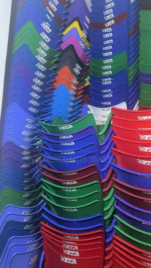 Plastic Chairs With Metal Legs