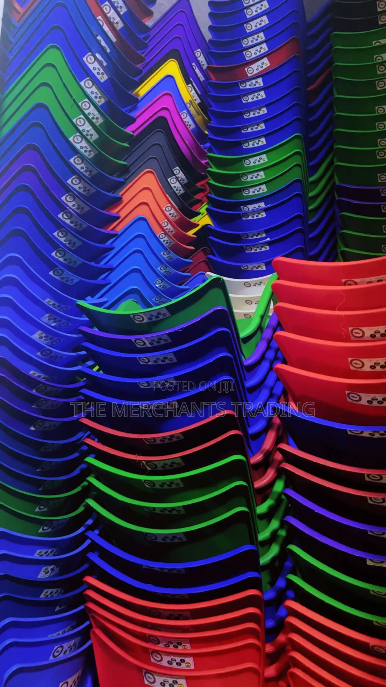 Plastic Chairs With Metal Legs