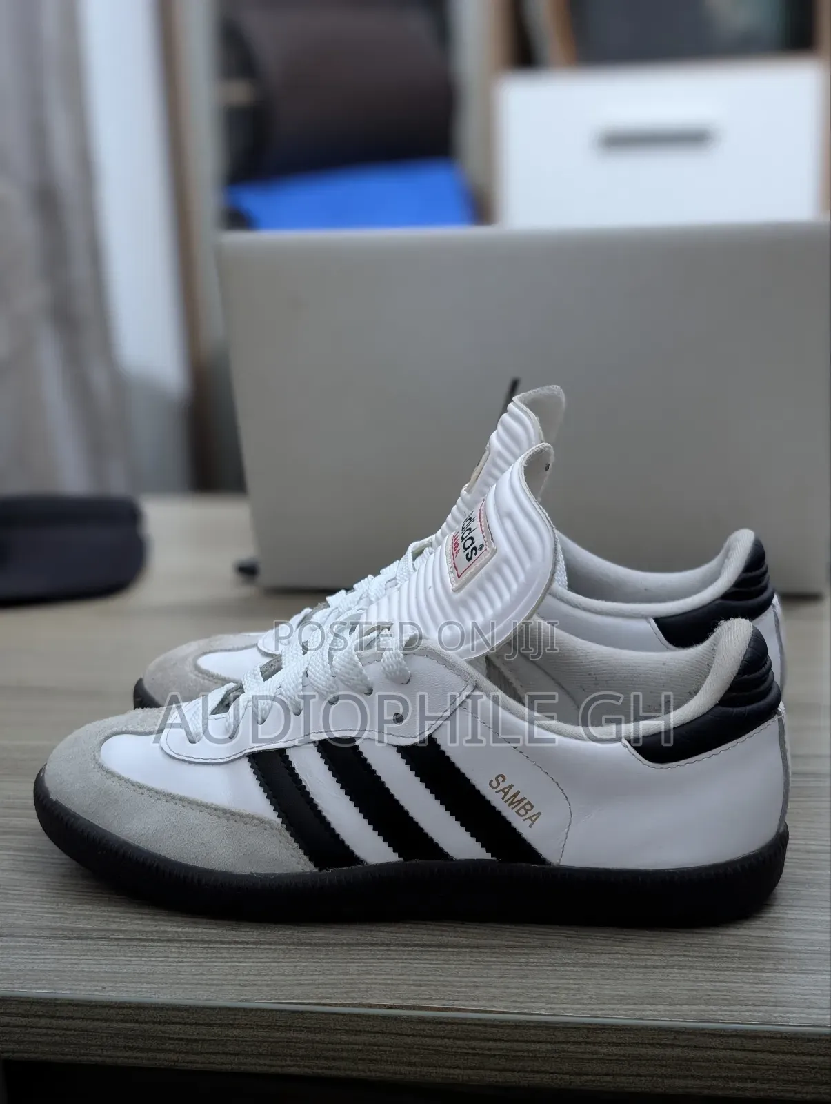Preowned Adidas Samba Classic White / Black Sneakers