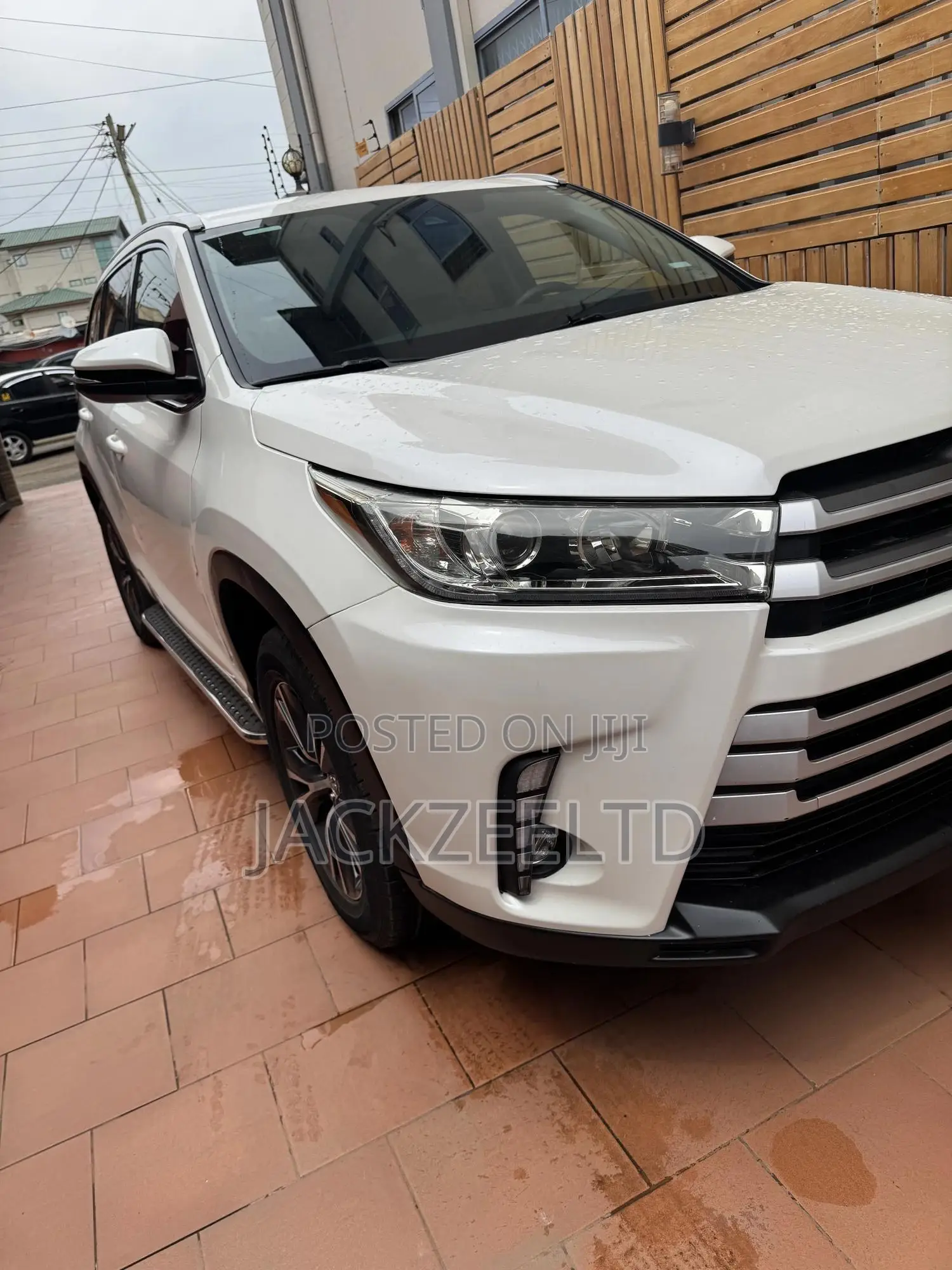 Toyota Highlander LE 4x2 (2.7L 4cyl 6A) 2018 White