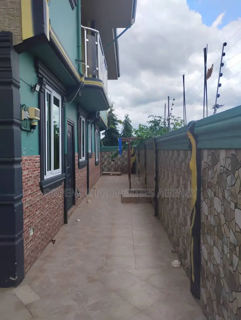 4bdrm House in Oyibi, Valley View Area for sale
