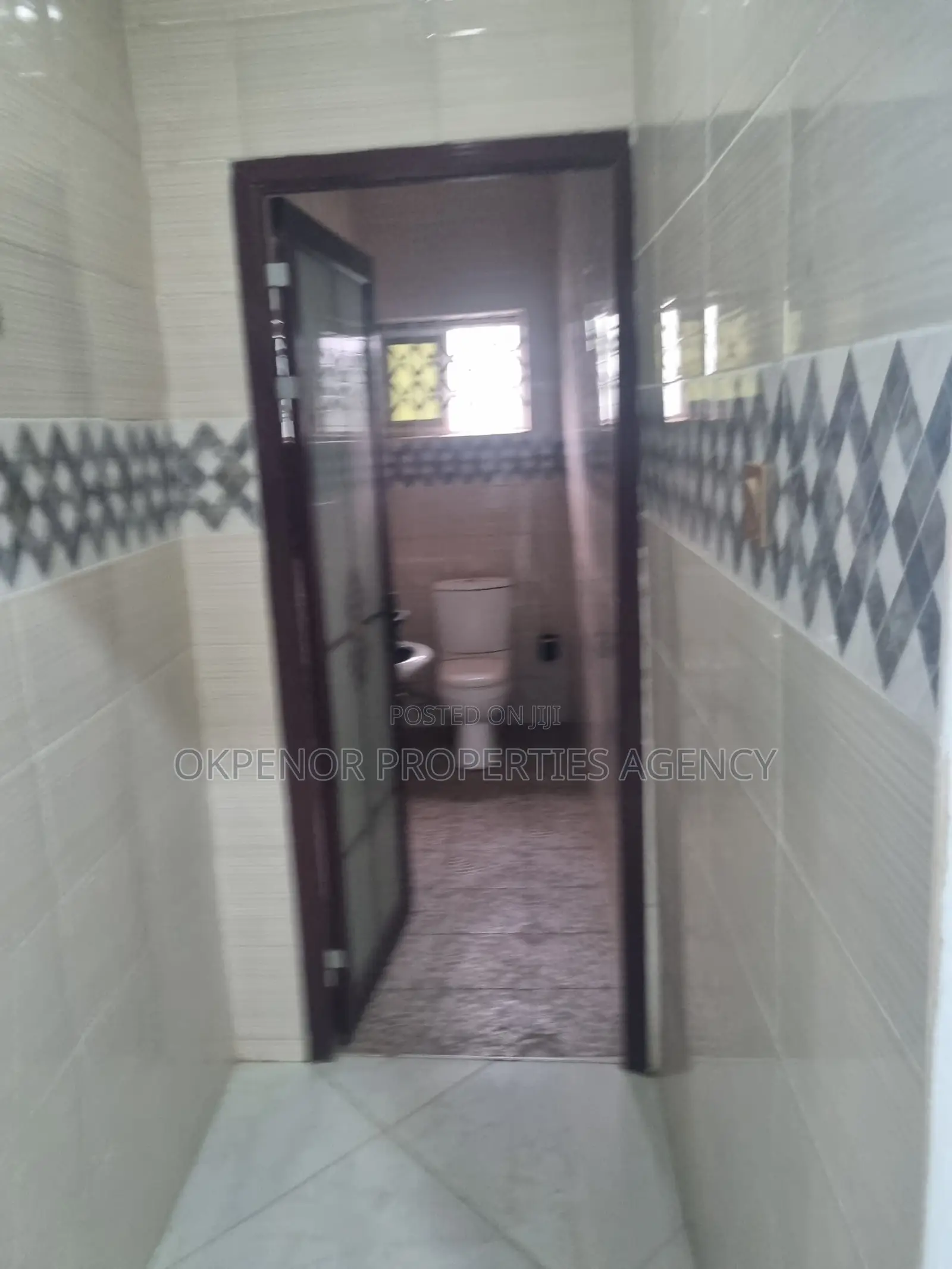 4bdrm House in Oyibi, Valley View Area for sale