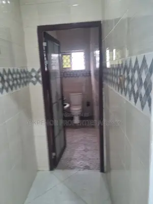 4bdrm House in Oyibi, Valley View Area for sale