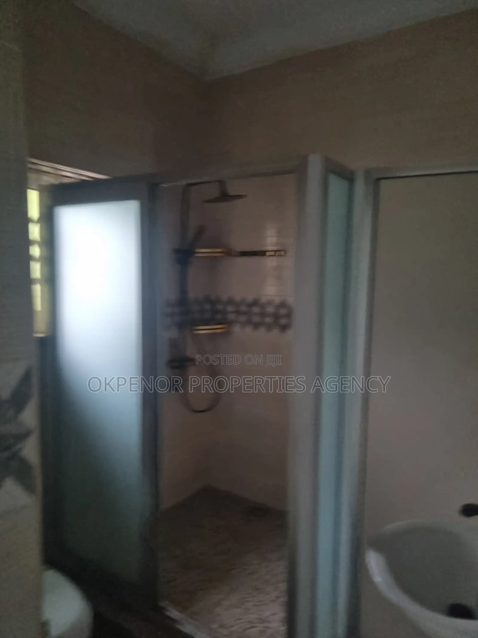 4bdrm House in Oyibi, Valley View Area for sale