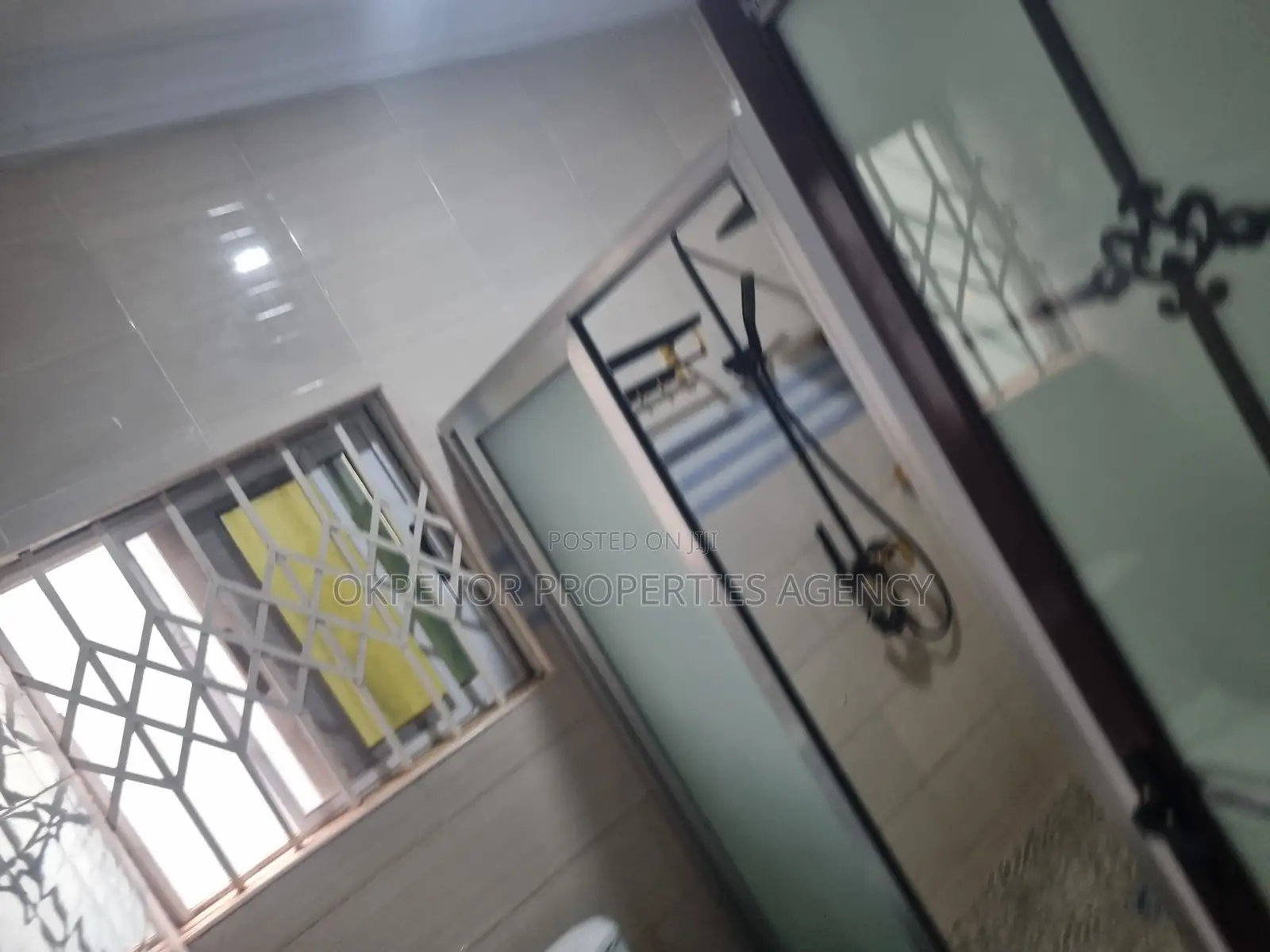 4bdrm House in Oyibi, Valley View Area for sale