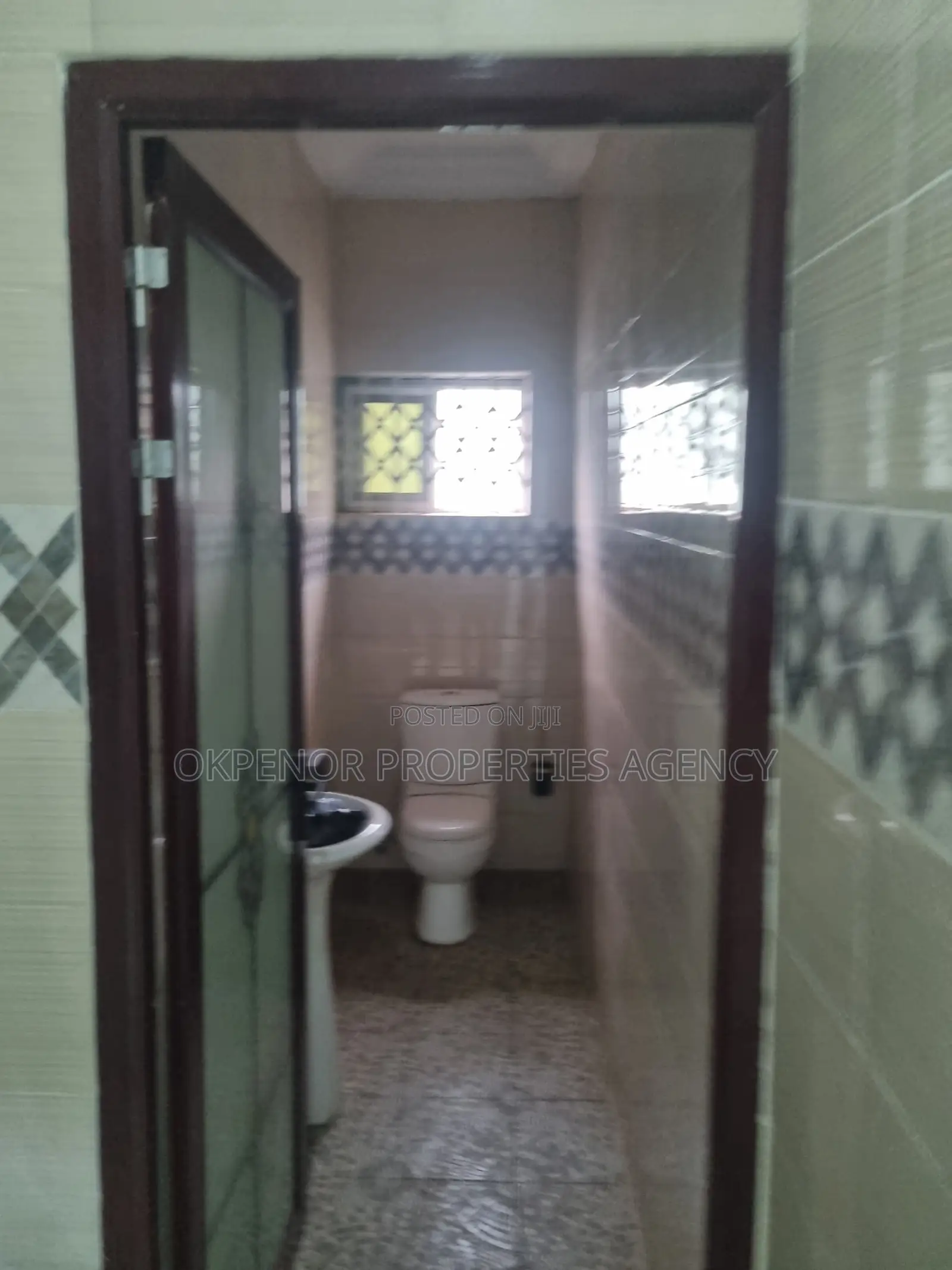 4bdrm House in Oyibi, Valley View Area for sale