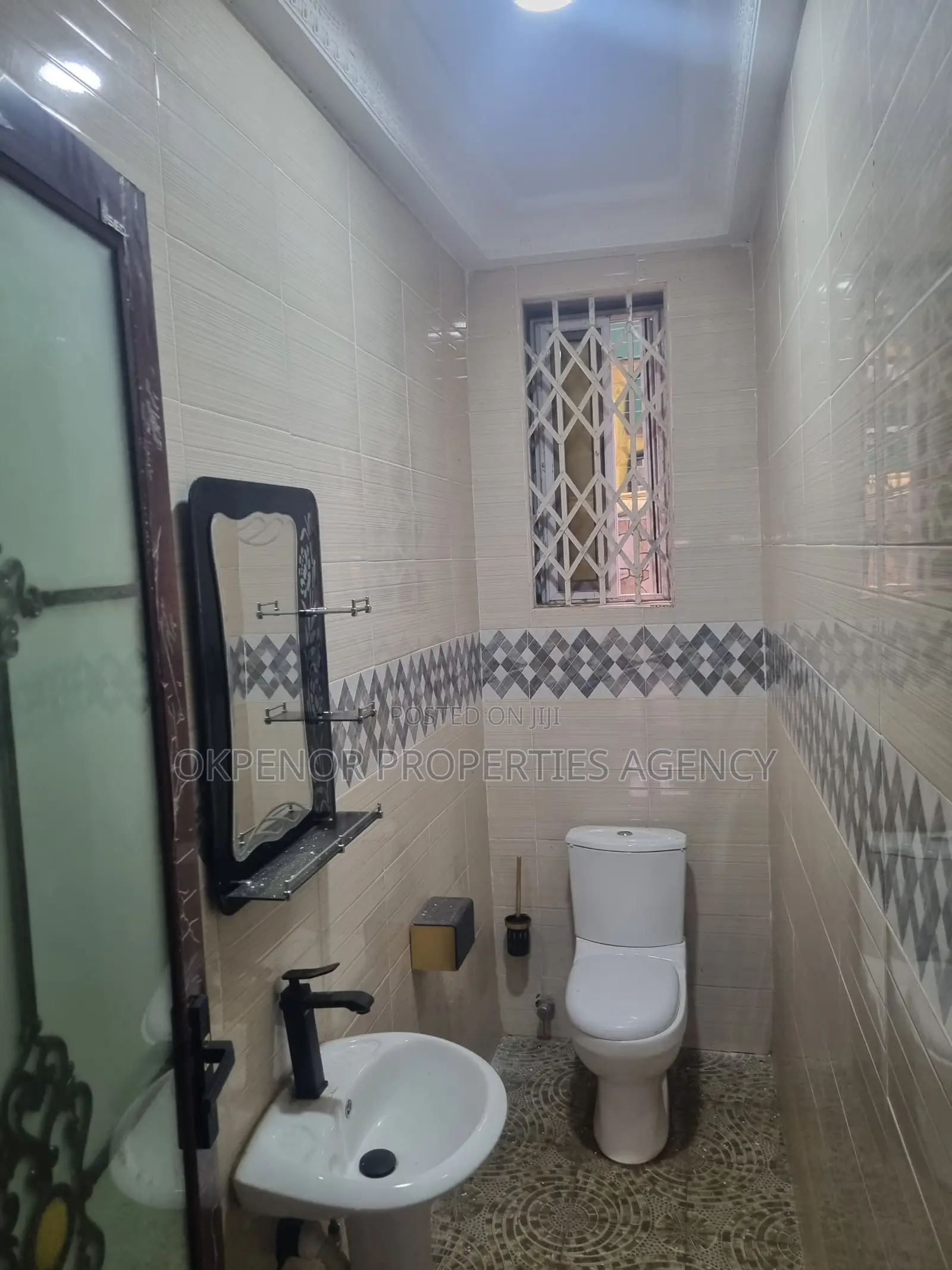 4bdrm House in Oyibi, Valley View Area for sale