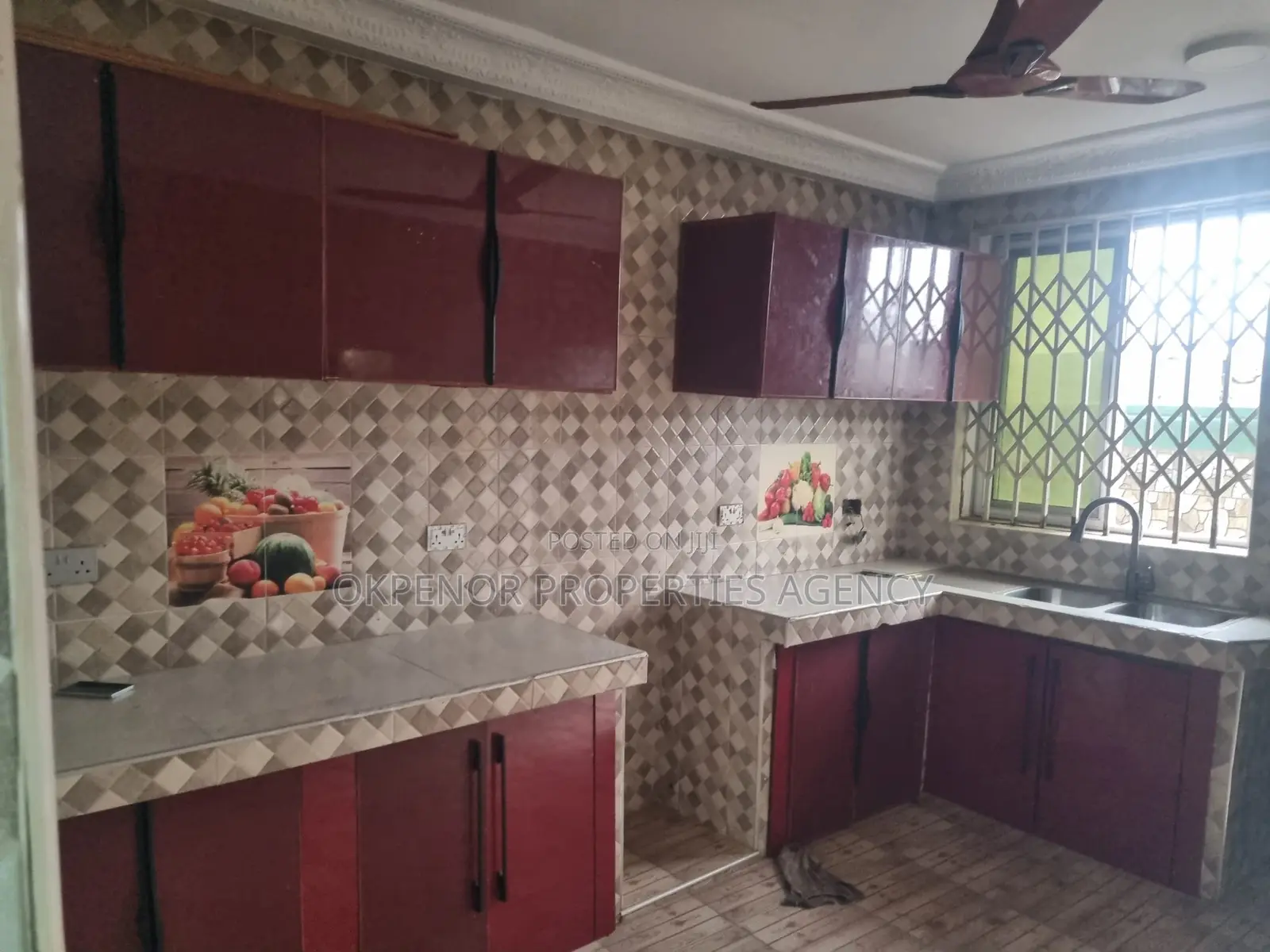 4bdrm House in Oyibi, Valley View Area for sale