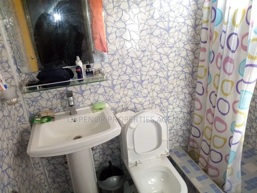 8bdrm House in East Legon, American House for sale