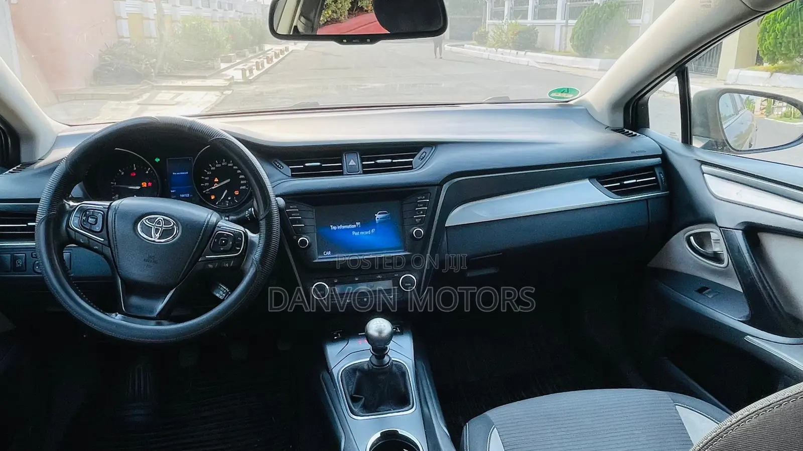 Toyota Avensis 2018 Brown