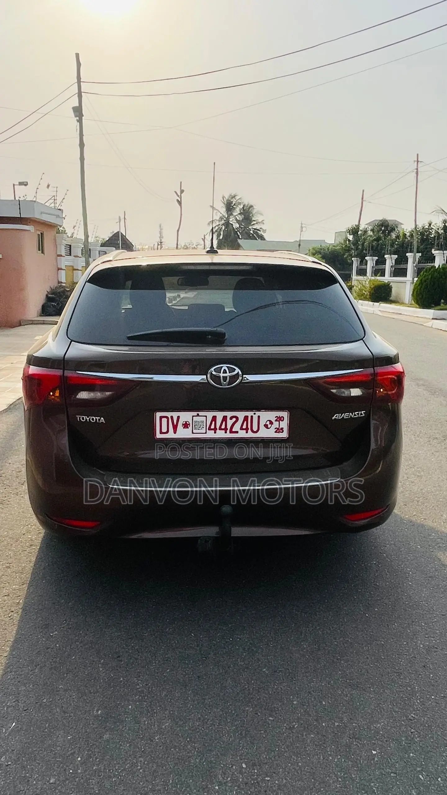 Toyota Avensis 2018 Brown