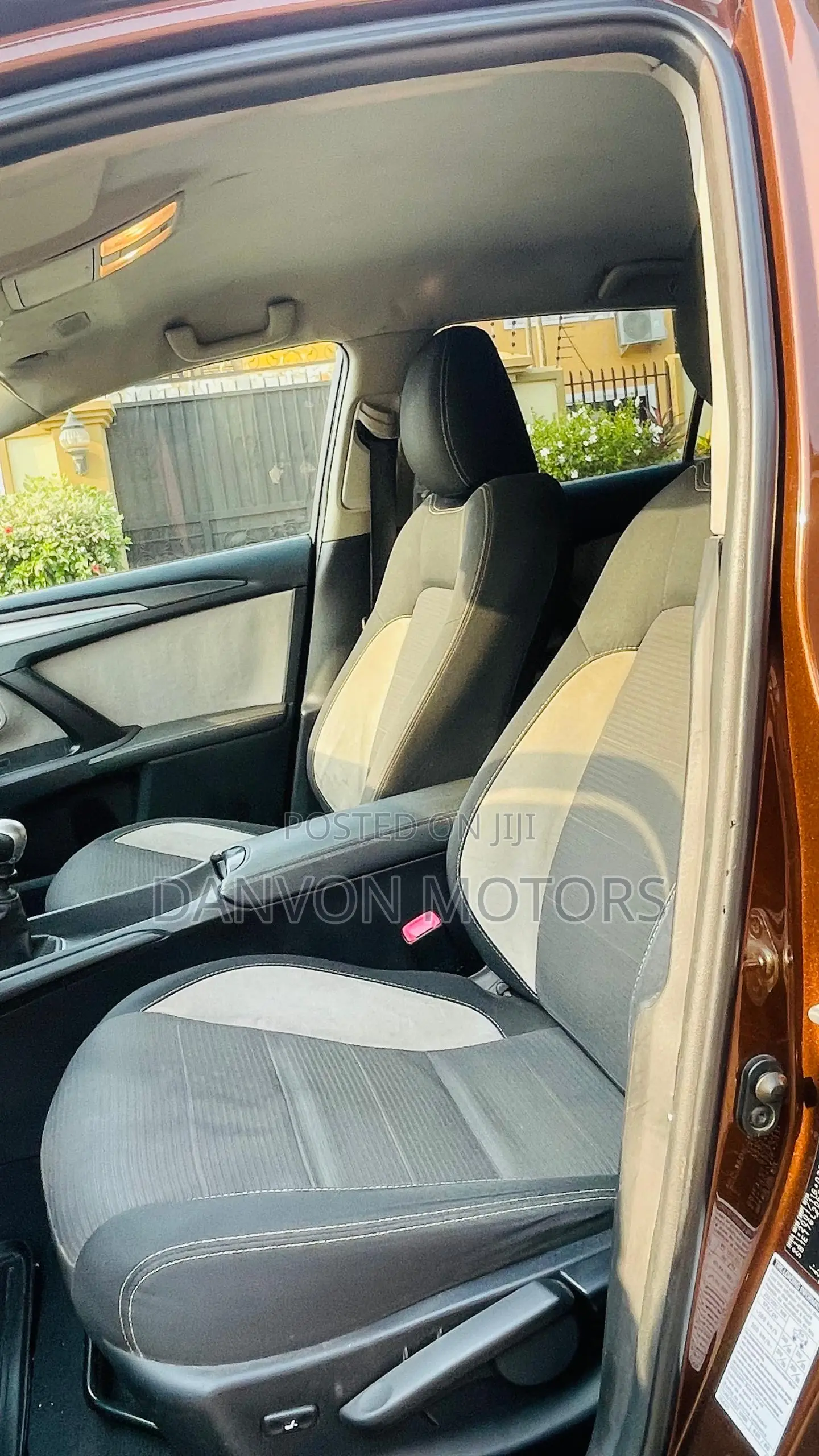 Toyota Avensis 2018 Brown
