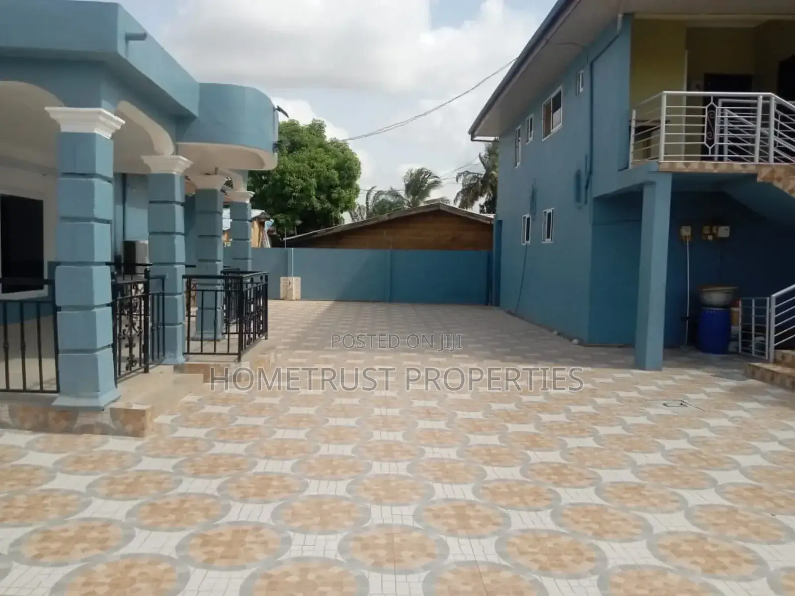 6bdrm House in Hometrust Properties, Amasaman for sale