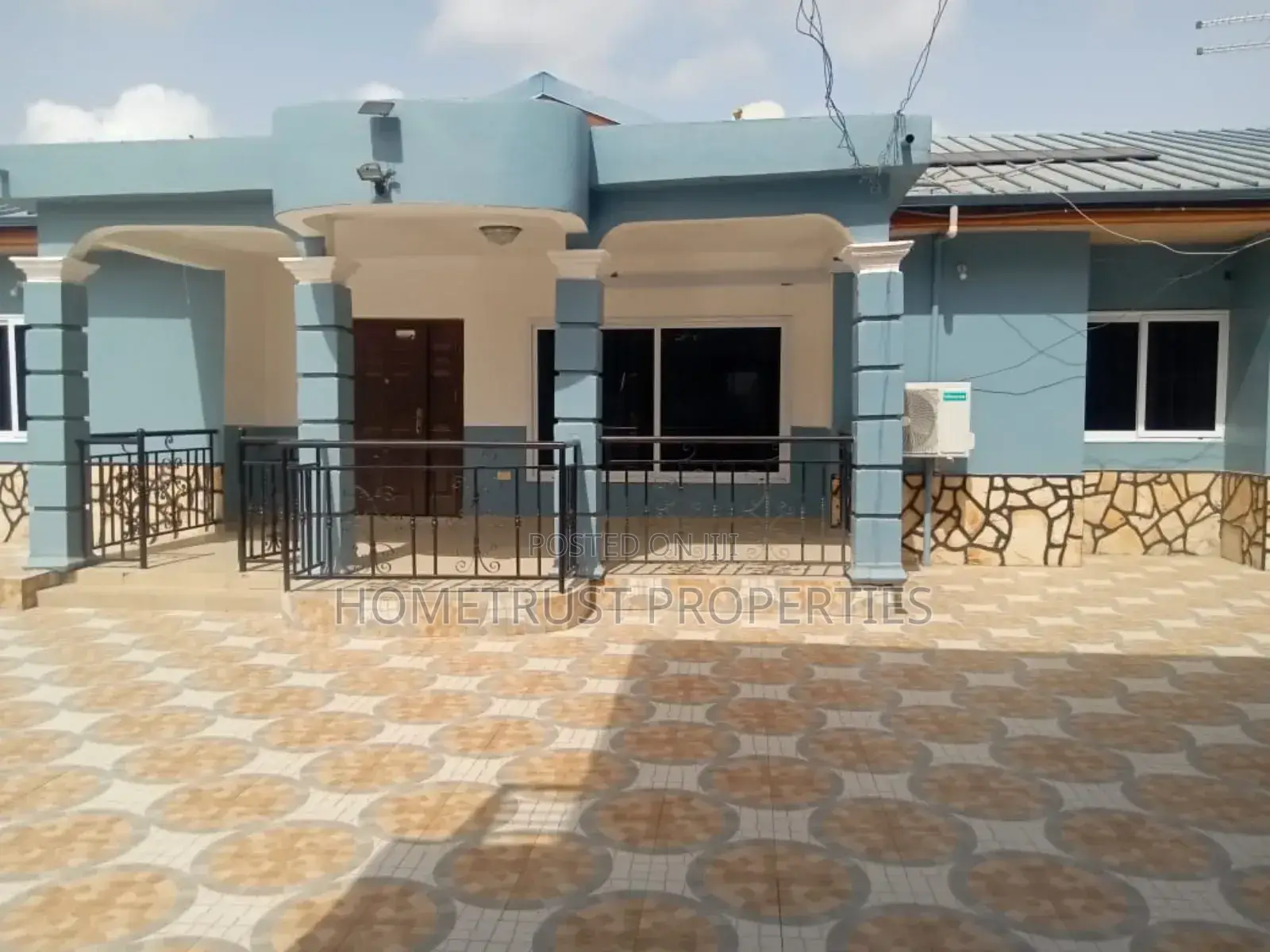 6bdrm House in Hometrust Properties, Amasaman for sale