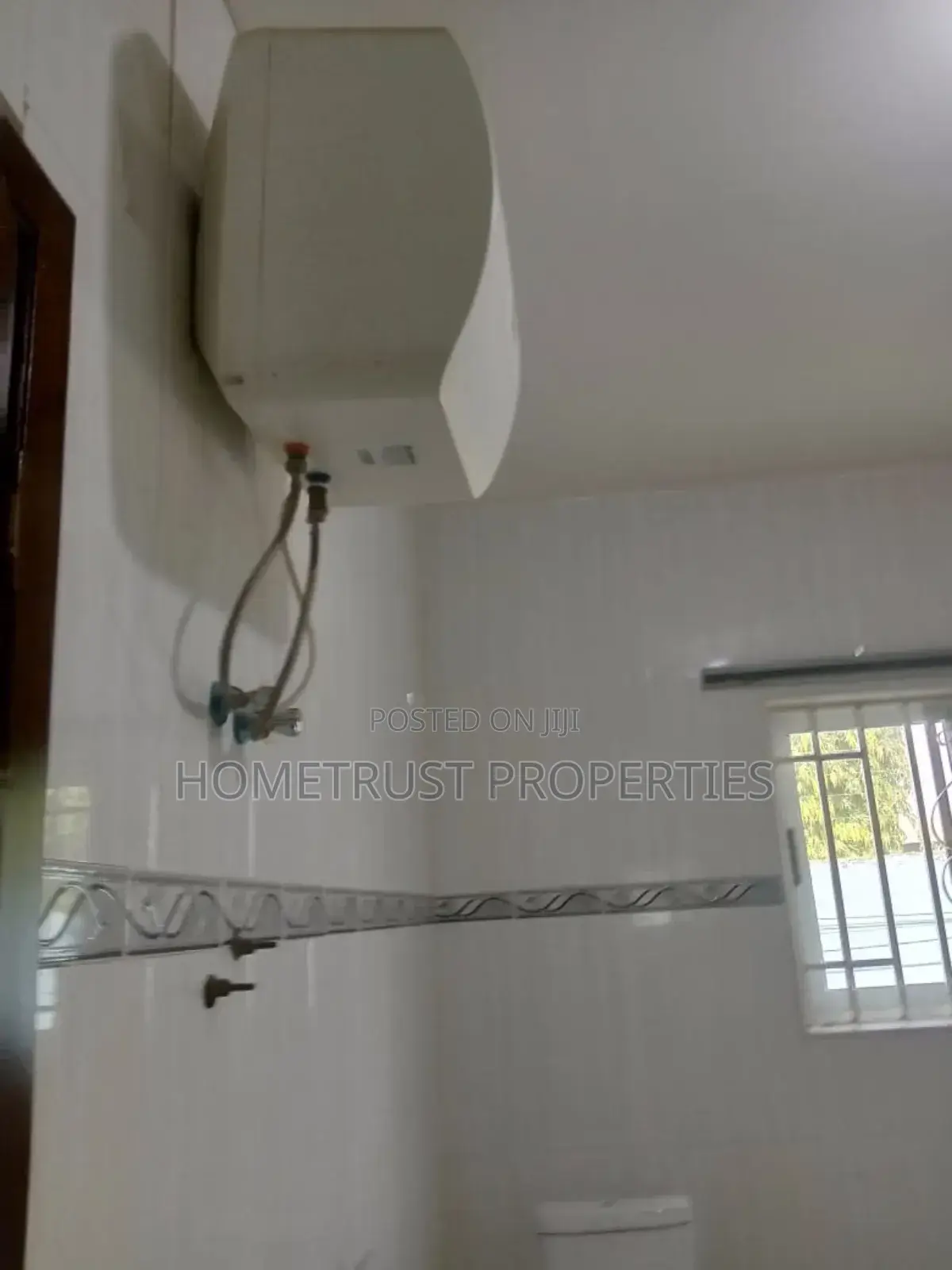 6bdrm House in Hometrust Properties, Amasaman for sale