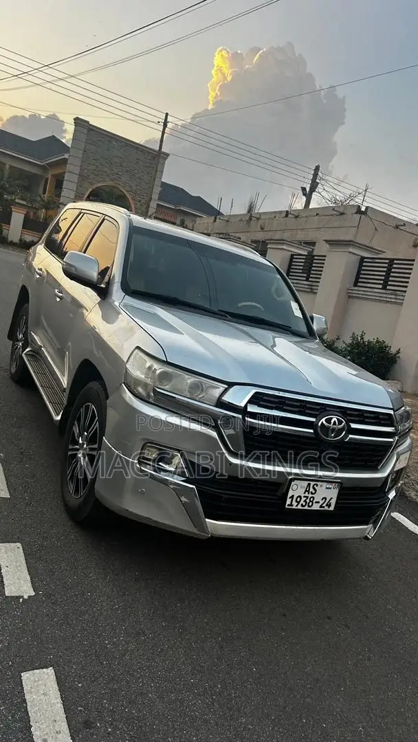 Toyota Land Cruiser 4.5 V8 GXR 2016 Silver
