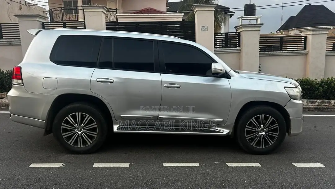 Toyota Land Cruiser 4.5 V8 GXR 2016 Silver