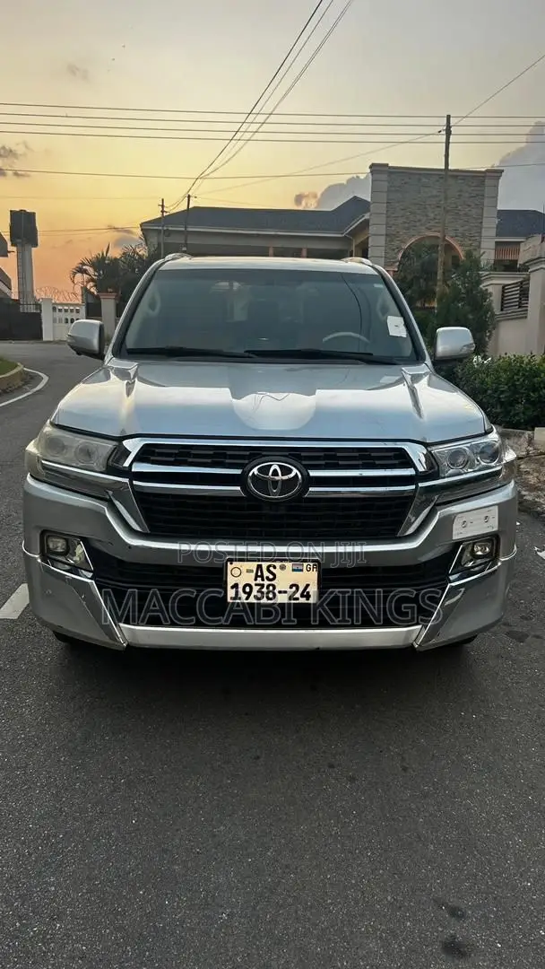 Toyota Land Cruiser 4.5 V8 GXR 2016 Silver
