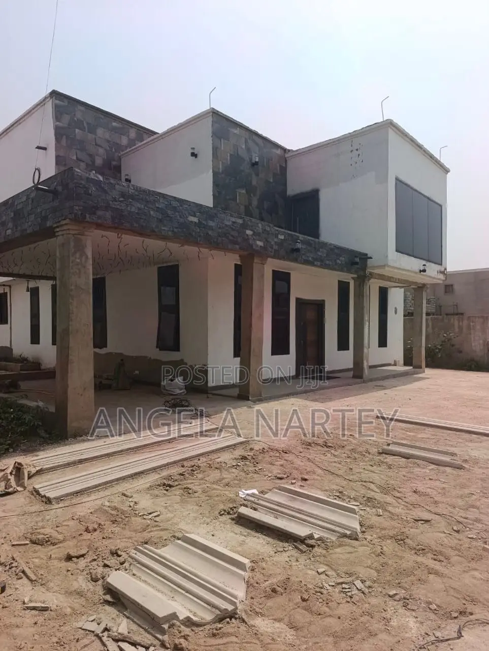 4bdrm House in Pokuase for sale