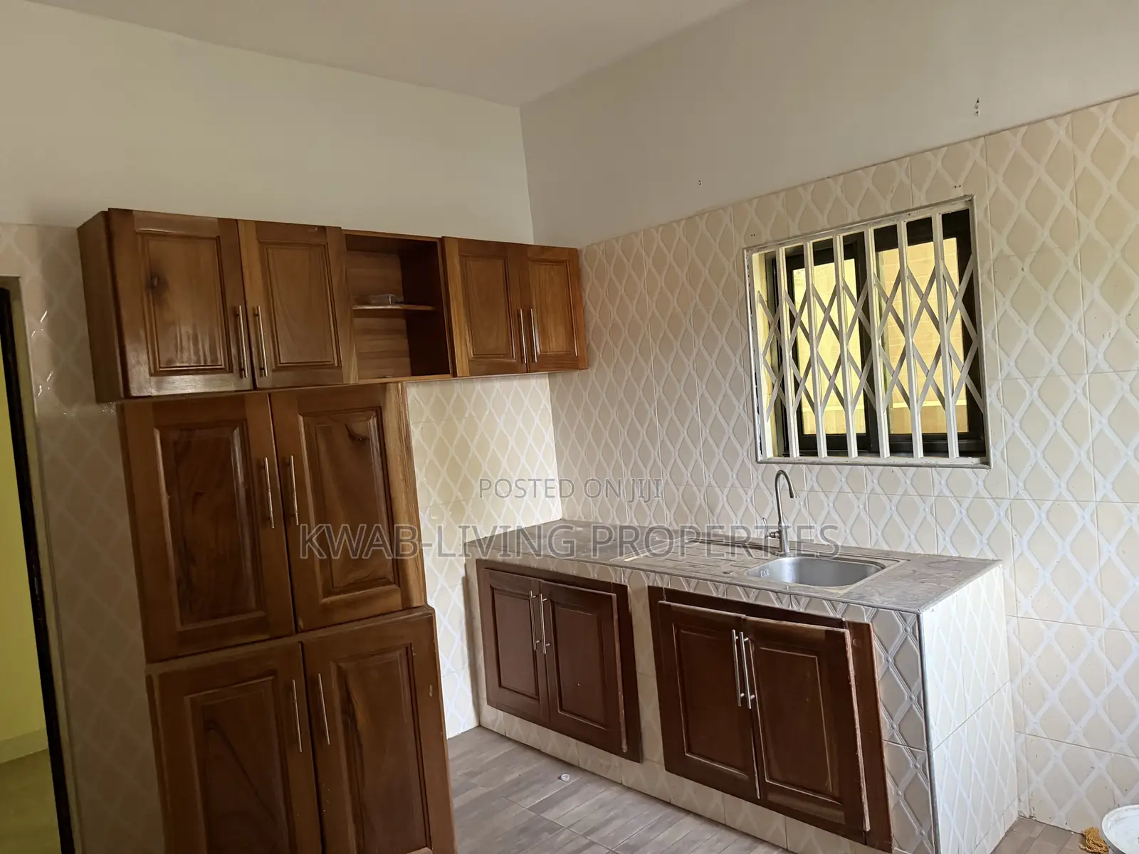 3bdrm House in Housing Down for rent
