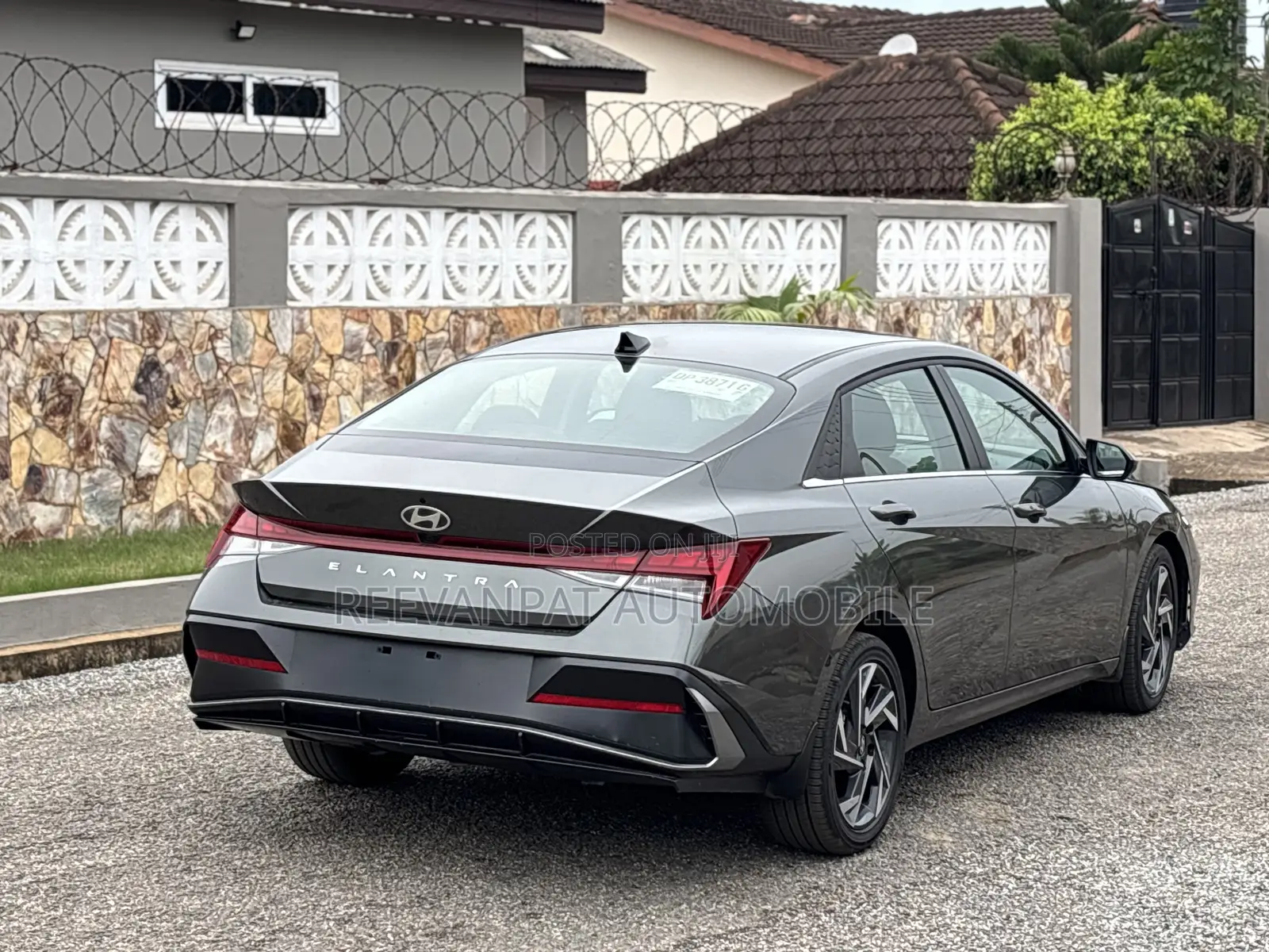 Hyundai Elantra 2025 Gray