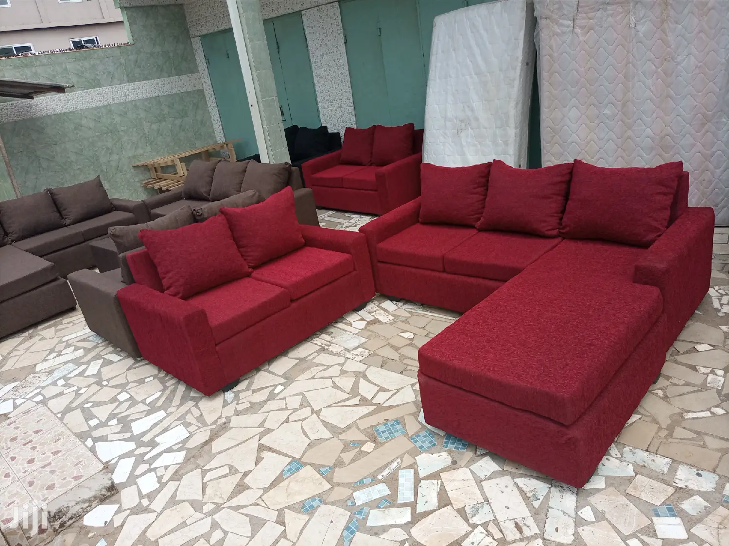 Lovely Lshaped With 2in1 Sofa.Free Delivery