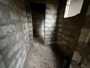8bdrm Apartment in Seth, School Junction for sale