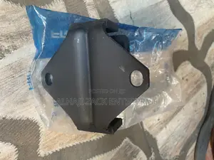 Mistubishi L200 Engine Seat