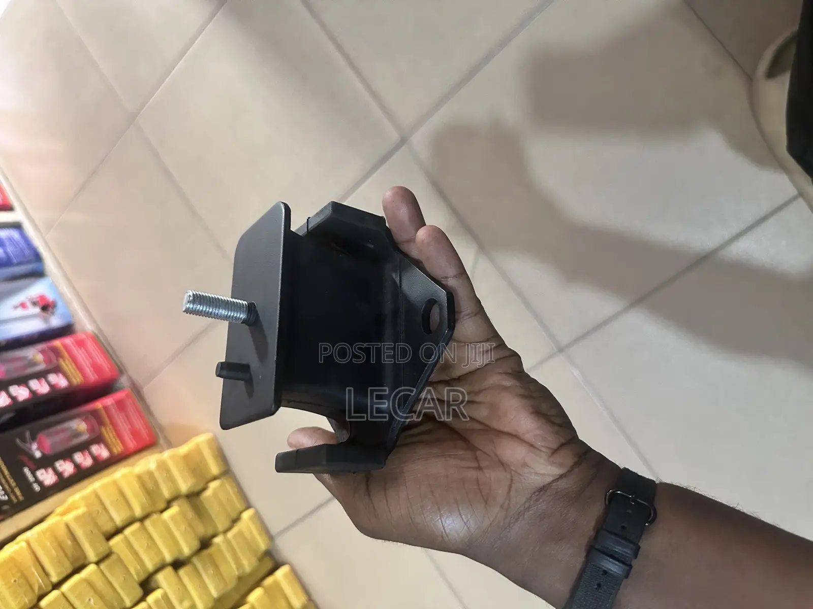 Mitsubishi L200 Engine Seat