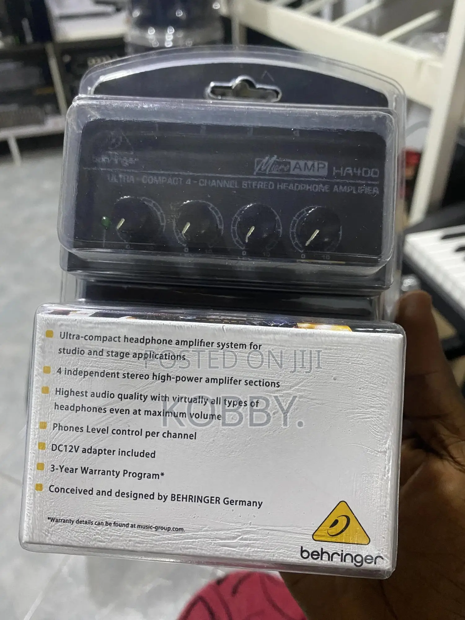 Behringer Ha400 Headphone Amplifier