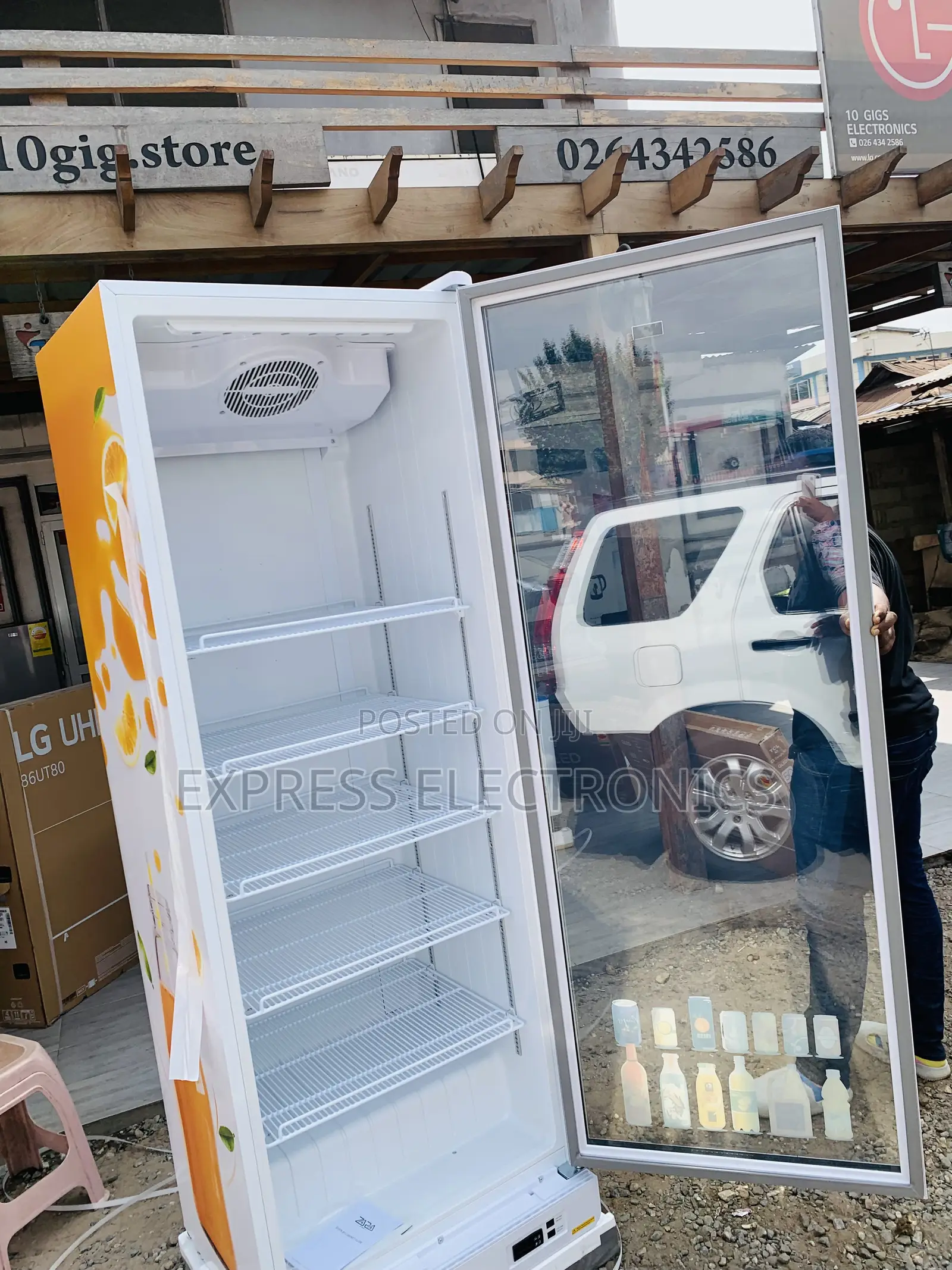 Hot Deals on Zara 600dfg 591l Single Door Display Fridge